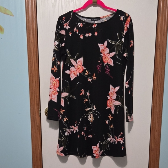 Jeuvre Dresses & Skirts - Floral Long Sleeve Dress - Black and Pink